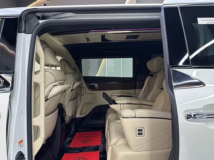 Toyota Vellfire 2024 2024款 皇冠 双擎 2.5L 至尊行政版