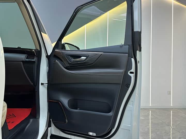 Toyota Vellfire 2024 2024款 皇冠 双擎 2.5L 至尊行政版