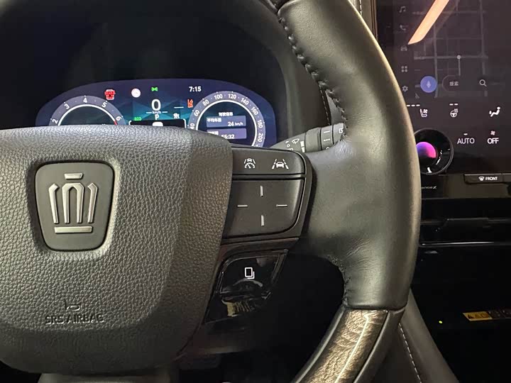 Toyota Vellfire 2024 2024款 皇冠 双擎 2.5L 至尊行政版