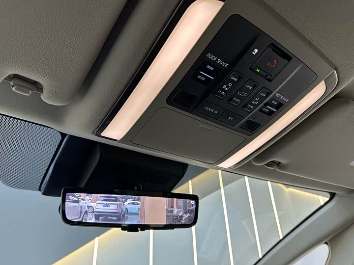 Toyota Vellfire 2024 2024款 皇冠 双擎 2.5L 至尊行政版