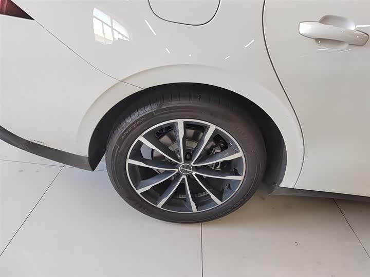 Roewe D7 2025 2025款 DMH 125km 世界冠军版