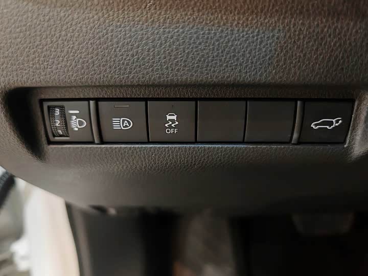 Toyota Venza 2023 2023款 2.0L CVT两驱尊贵版