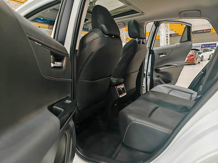 Toyota Venza 2023 2023款 2.0L CVT两驱尊贵版