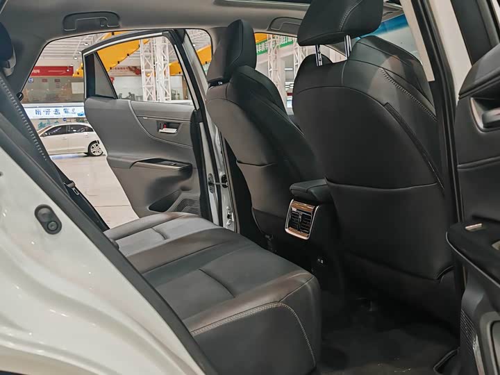 Toyota Venza 2023 2023款 2.0L CVT两驱尊贵版