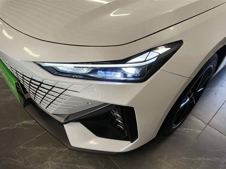 Changan UNI-V Hybrid 2023 2023款 智电iDD 1.5T 113km智趣型