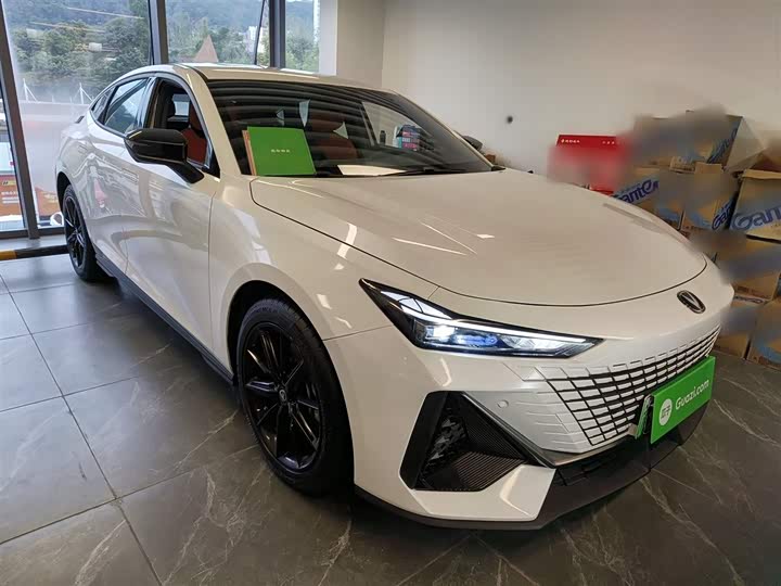 Changan UNI-V Hybrid 2023 2023款 智电iDD 1.5T 113km智趣型