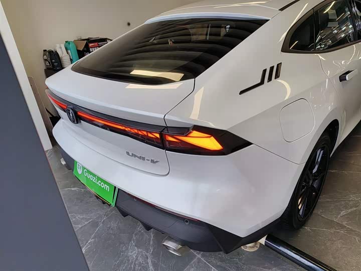 Changan UNI-V Hybrid 2023 2023款 智电iDD 1.5T 113km智趣型