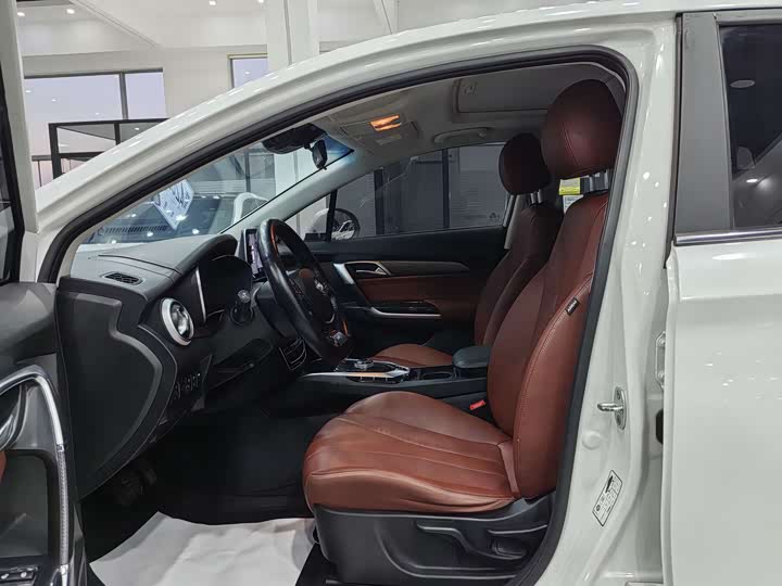 Beijing EU5 2019 2019款 R500 智风版