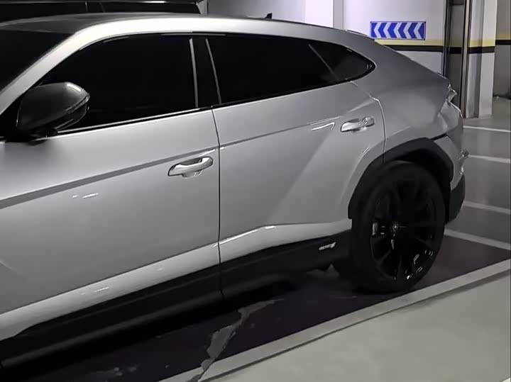 2023 Lamborghini Urus