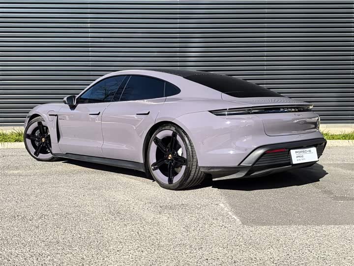 2025 Porsche Taycan