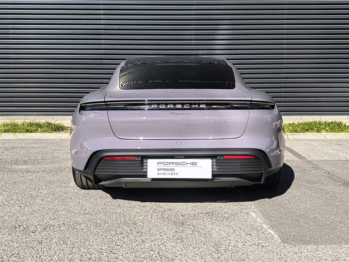 2025 Porsche Taycan