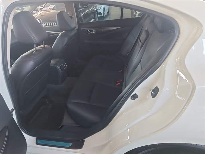 Infiniti Q50L 2021 2021款 2.0T 舒适版