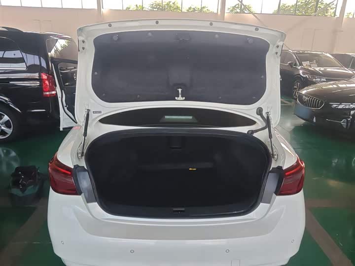 Infiniti Q50L 2021 2021款 2.0T 舒适版