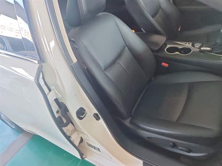 Infiniti Q50L 2021 2021款 2.0T 舒适版