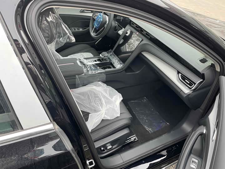 Hongqi H5 2025 2025款 2.0T 自动旗畅版