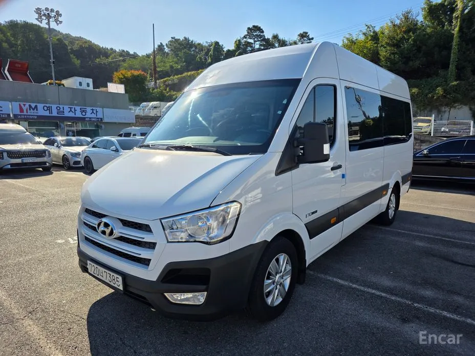 Hyundai Solati 2015 15-seater