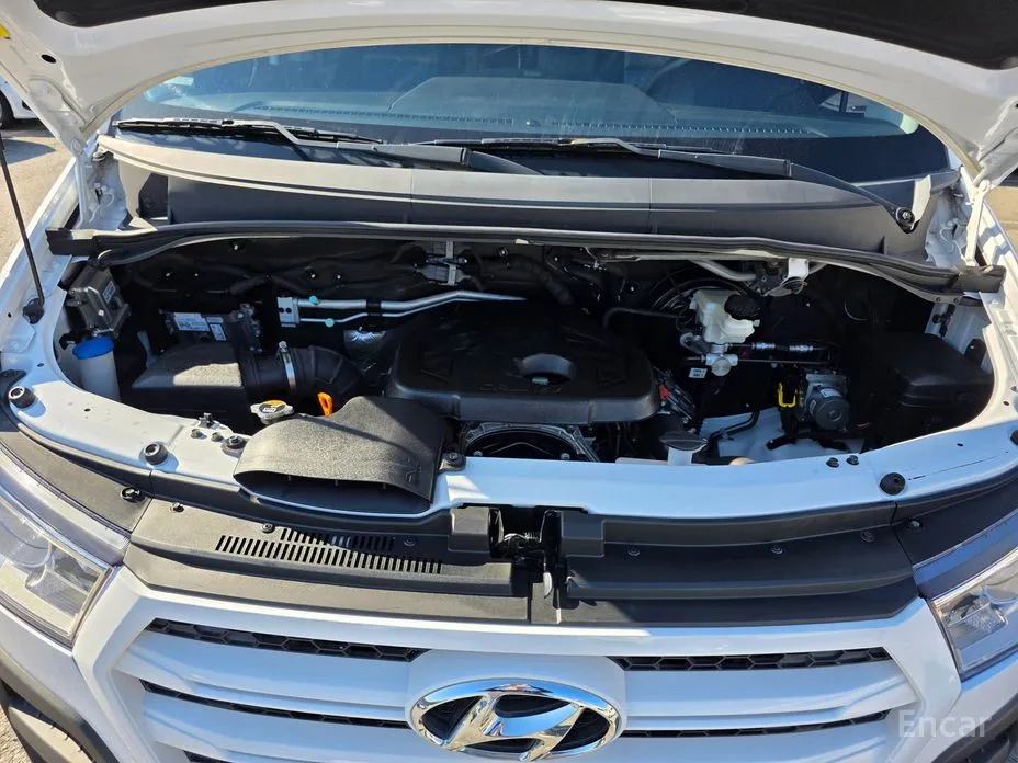 Hyundai Solati 2015 15-seater