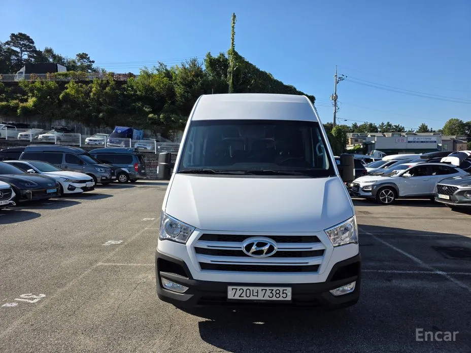 Hyundai Solati 2015 15-seater