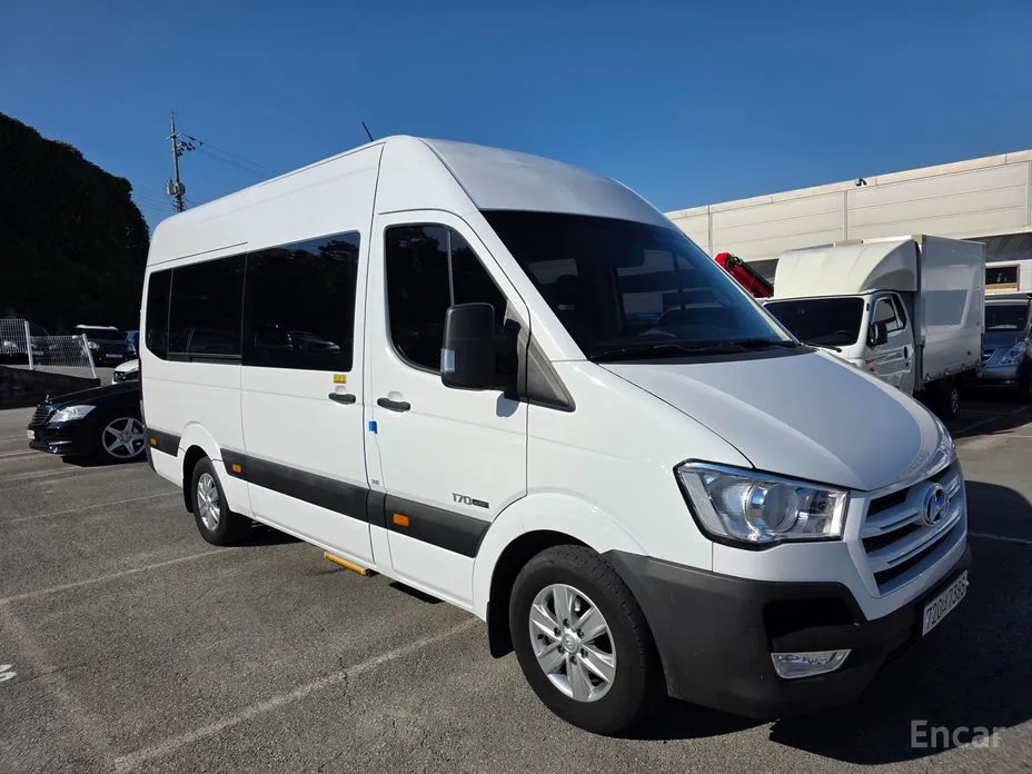 Hyundai Solati 2015 15-seater