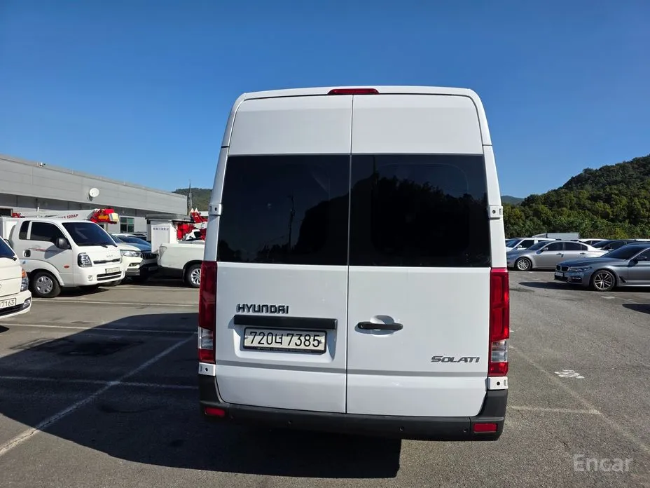 Hyundai Solati 2015 15-seater