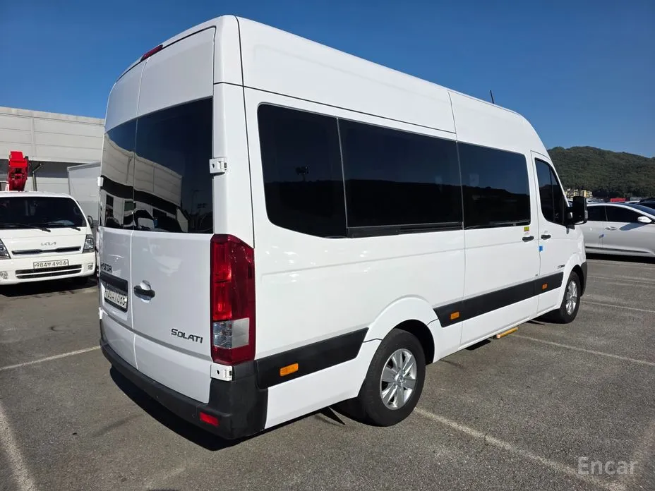 Hyundai Solati 2015 15-seater