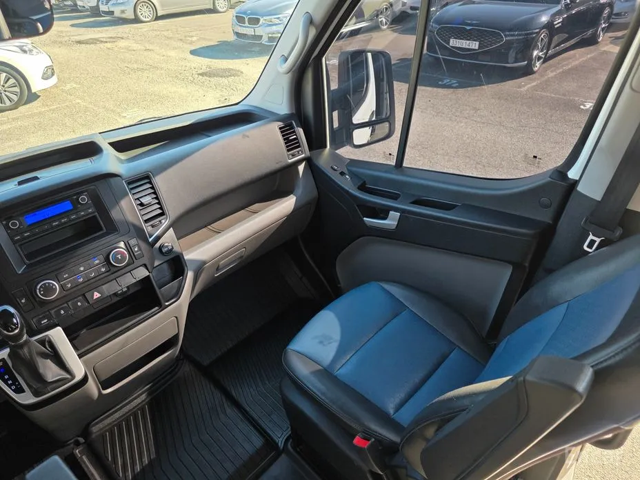 Hyundai Solati 2015 15-seater