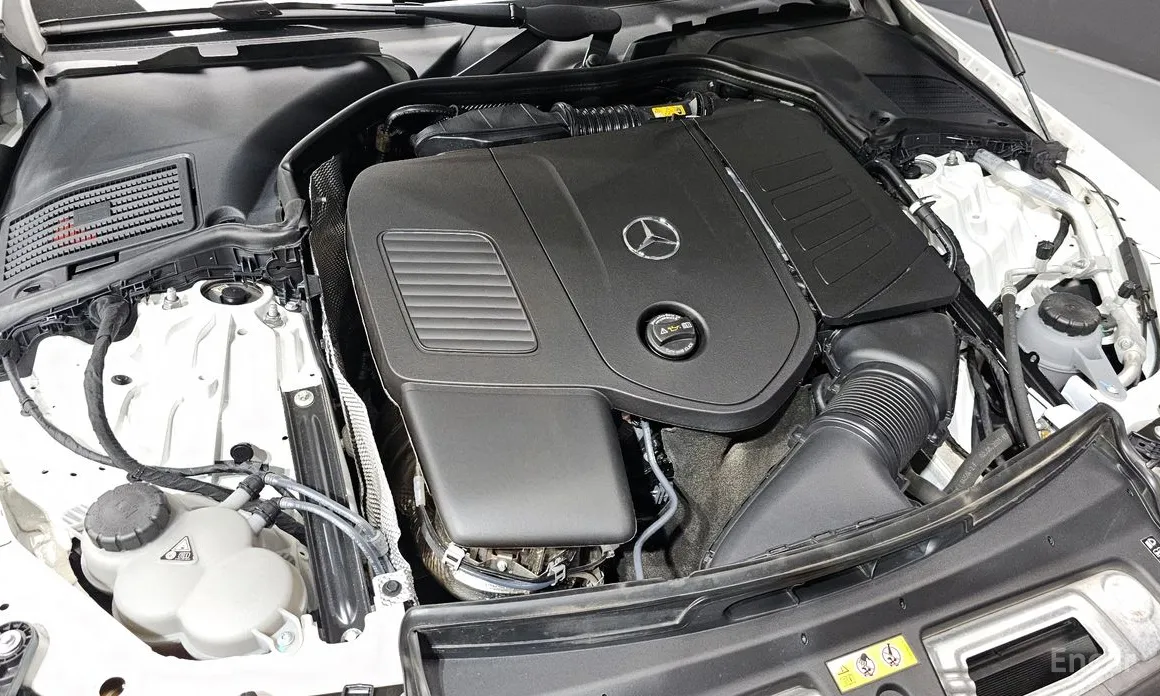 Mercedes-Benz C-Class 2022 C300 4MATIC Avantgarde