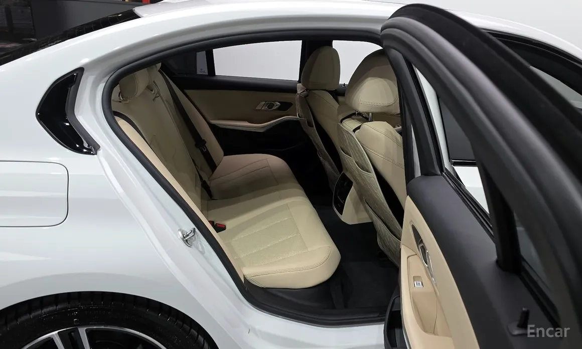 BMW 3 Series 2019 320i M Sport