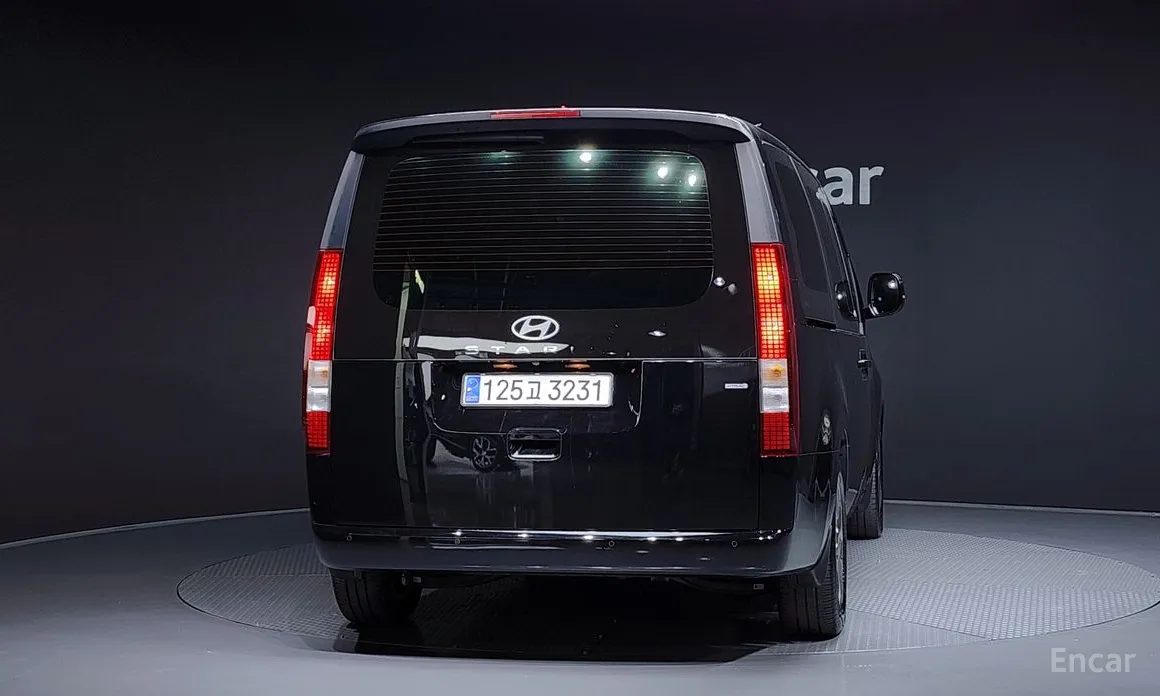 Hyundai Staria 2021 4WD Tourer 9-Seater