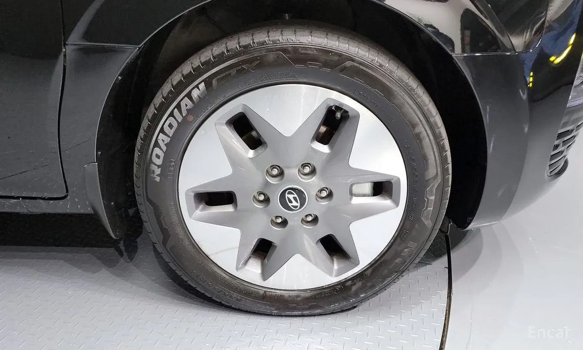 Hyundai Staria 2021 4WD Tourer 9-Seater