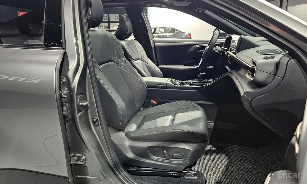 Toyota Crown 2023 2.5 4WD Hybrid