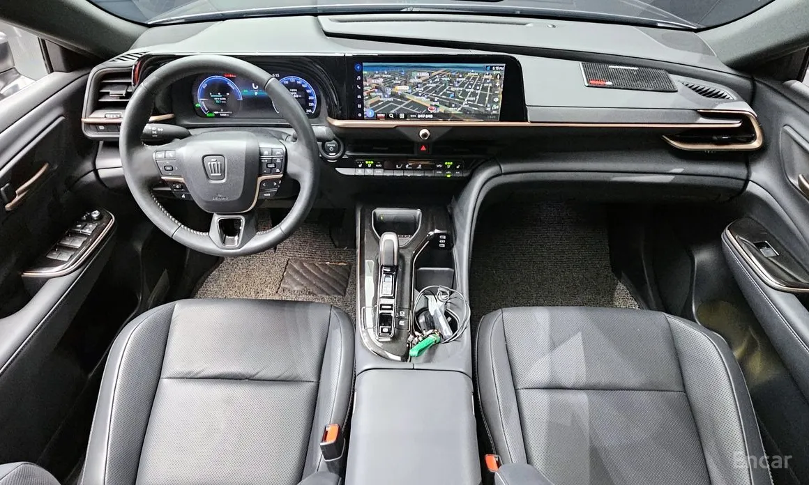 Toyota Crown 2023 2.5 4WD Hybrid