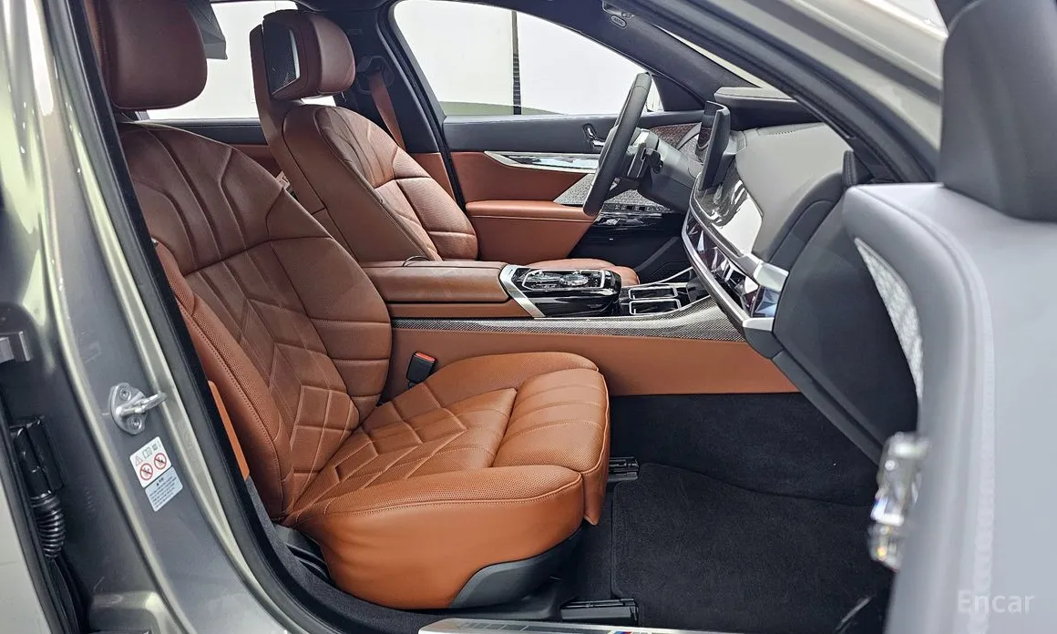 BMW 7 Series 2022 750e xDrive M Sport