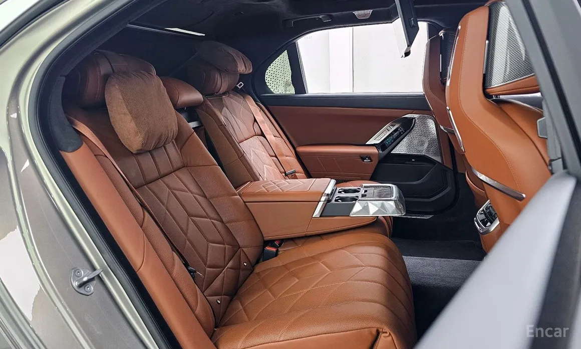 BMW 7 Series 2022 750e xDrive M Sport