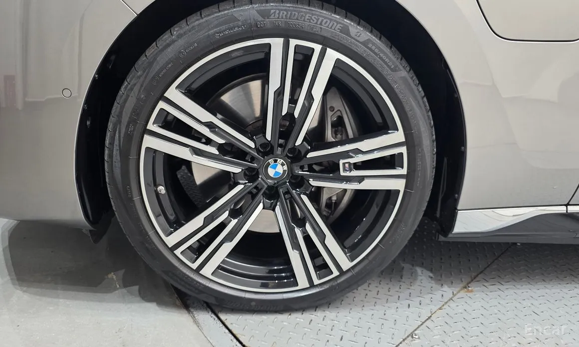 BMW 7 Series 2022 750e xDrive M Sport