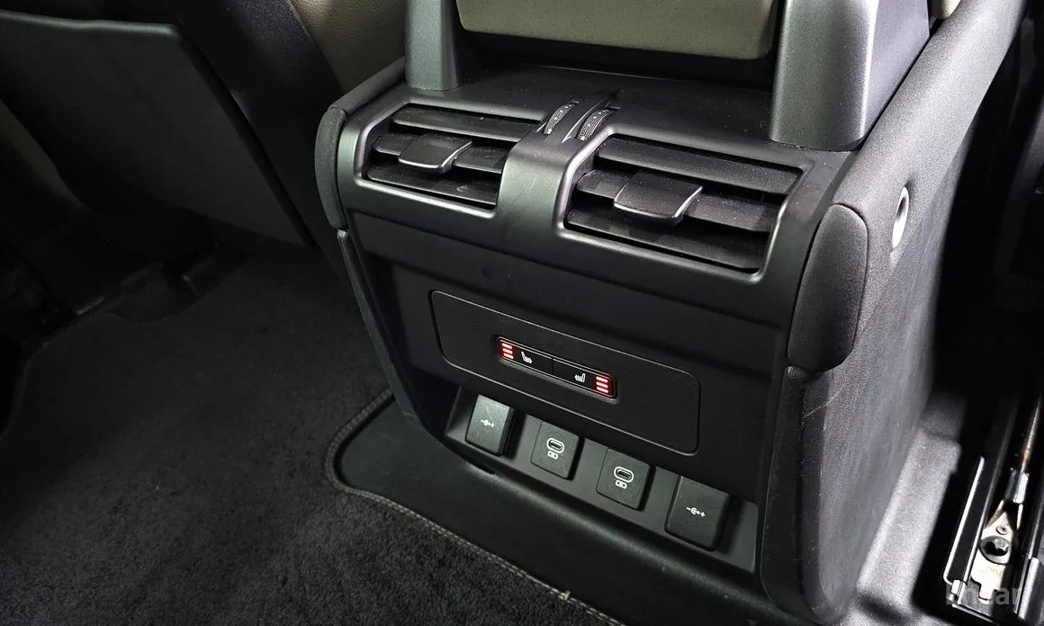 Land Rover Defender 2020 90 D250 SE