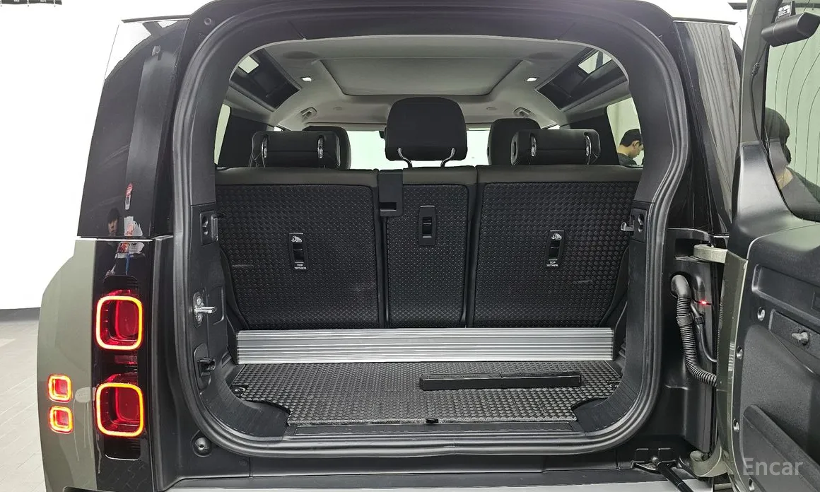 Land Rover Defender 2020 90 D250 SE