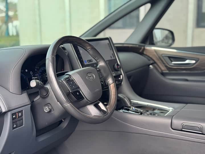 Toyota Alphard 2024 2024款 双擎 2.5L 臻享版