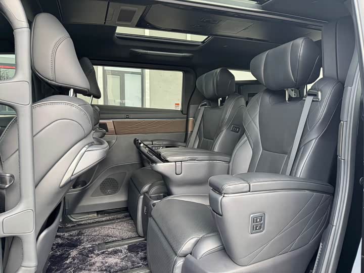 Toyota Alphard 2024 2024款 双擎 2.5L 臻享版