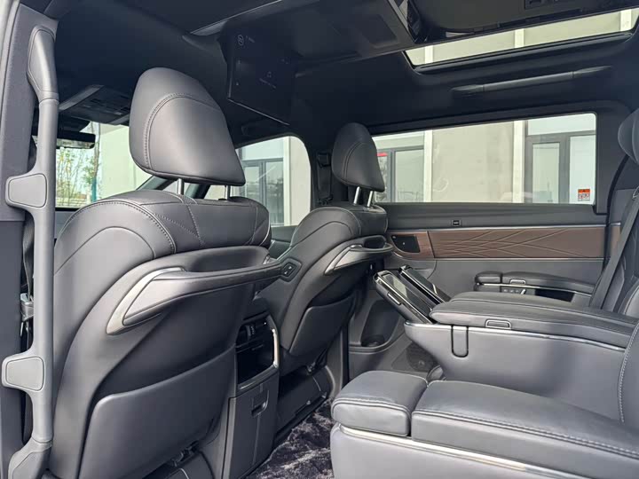 Toyota Alphard 2024 2024款 双擎 2.5L 臻享版