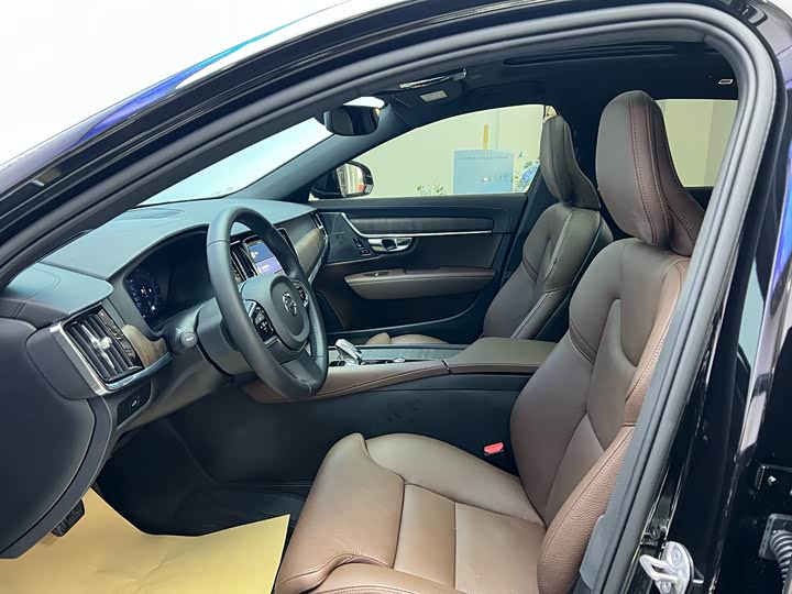 Volvo S90 2025 2025款 B5 智远豪华版