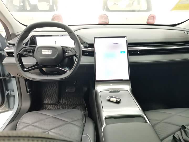 Geely Galaxy L6 2024 2024款 125km PLUS 龙腾版