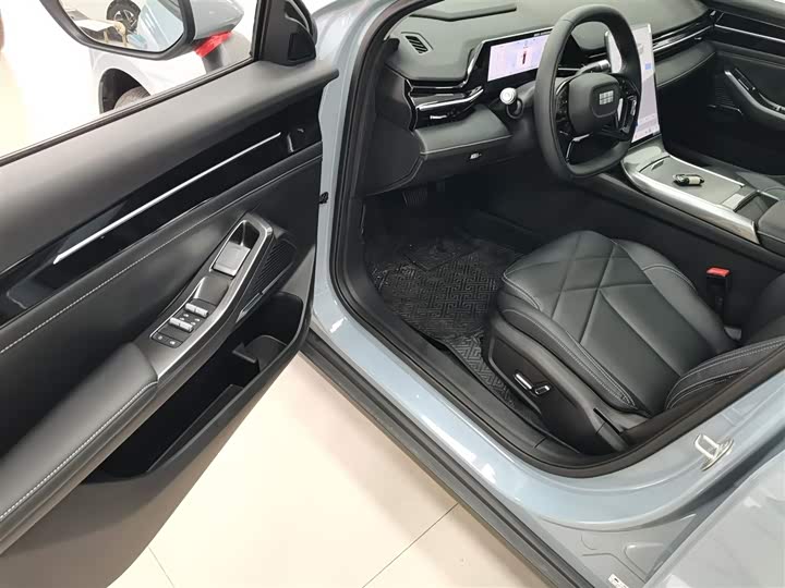 Geely Galaxy L6 2024 2024款 125km PLUS 龙腾版