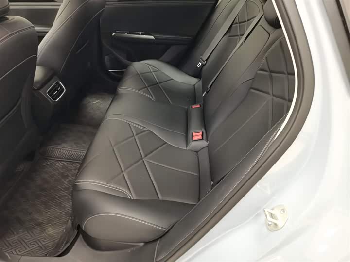 Geely Galaxy L6 2024 2024款 125km PLUS 龙腾版