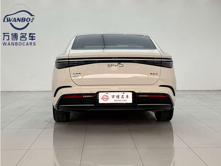 2025 BYD Seal 07 DM-i Hybrid