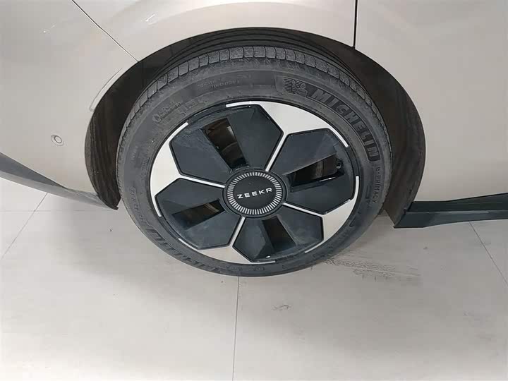 Zeekr 007 2024 2024款 后驱智驾版 100kWh