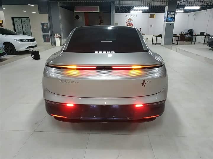Zeekr 007 2024 2024款 后驱智驾版 100kWh