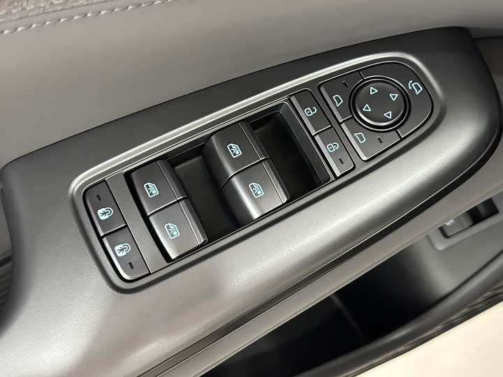 BYD Seal 07 DM-i Hybrid 2025 2025款 智驾版 DM-i 1.5T 125km 旗舰型