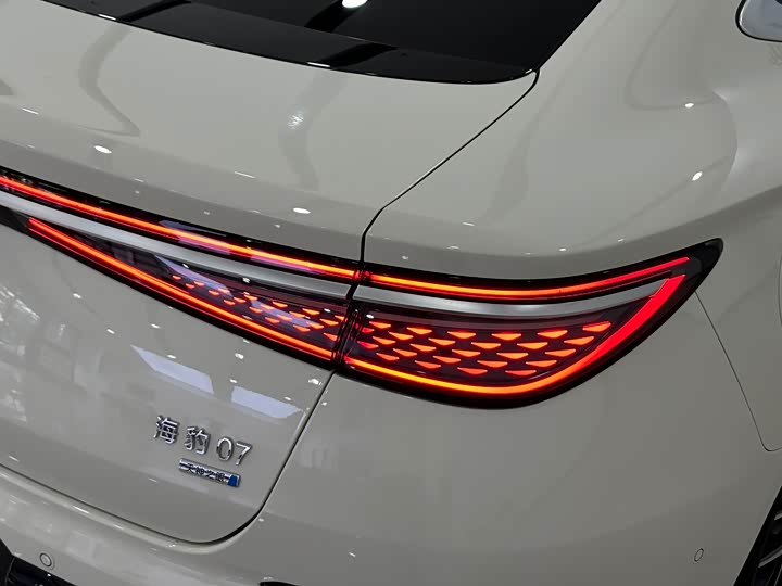 BYD Seal 07 DM-i Hybrid 2025 2025款 智驾版 DM-i 1.5T 125km 旗舰型