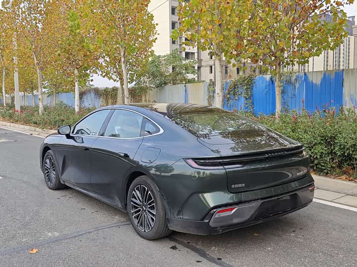 Geely Galaxy Starshine 8 EM-i 2025 2025款 130km EM-i 尊贵版